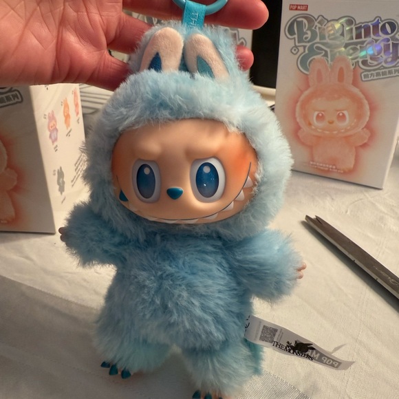 Authentic Hope Labubu - Picture 4 of 7